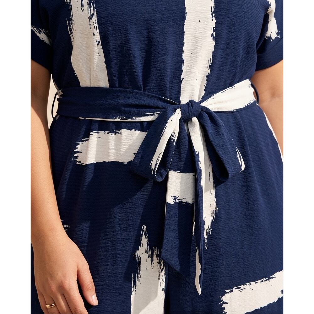 BloomChic Navy and White Abstract Print V-Neck Jumpsuit Size US 18- - Picture 4 of 7